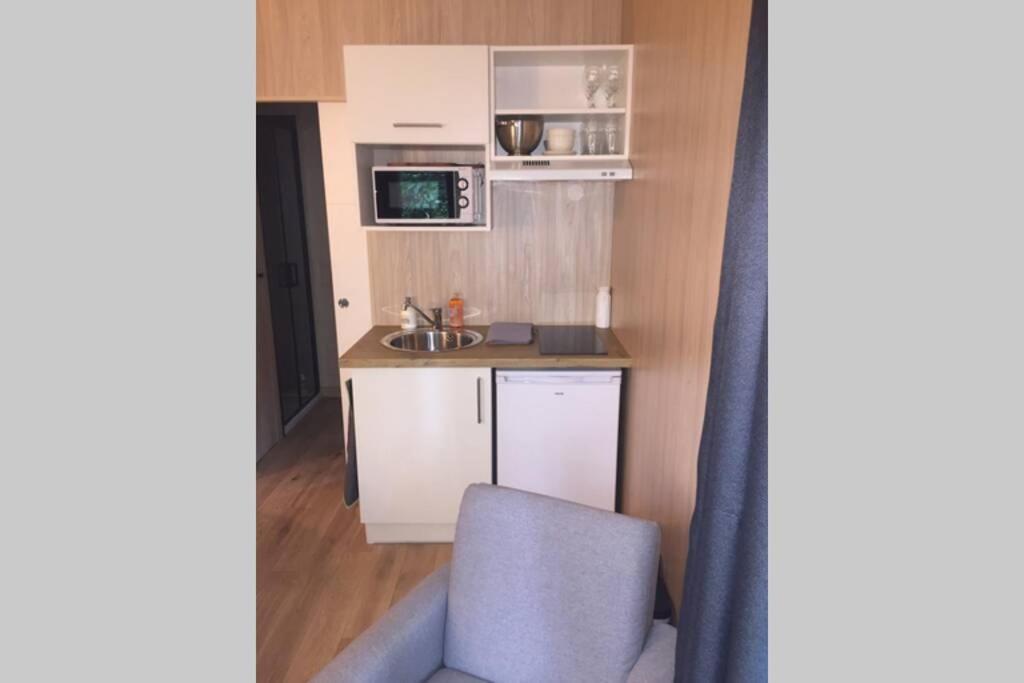 Adorable Cabane Dans Un Espace Boise Saint-Junien Exterior foto